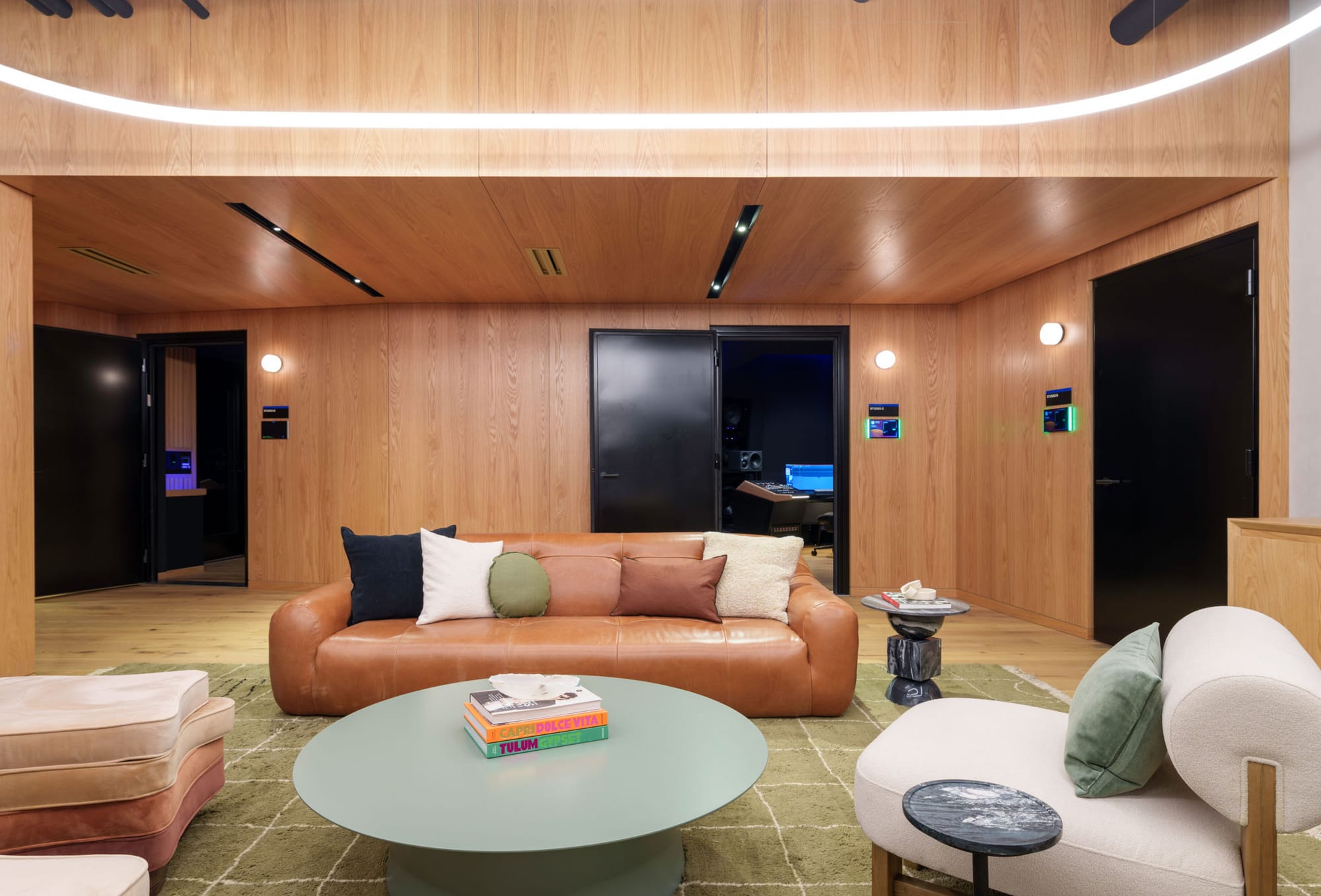 Studio circulation hub